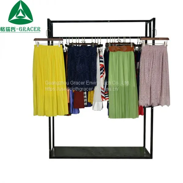 Wholesale Used Dress Used Clothes and Shoes Bales in Container photo-2