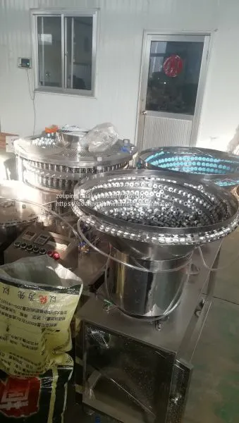 Assembly Machine for Combine Plastic Part With Aluminum Seal photo-3