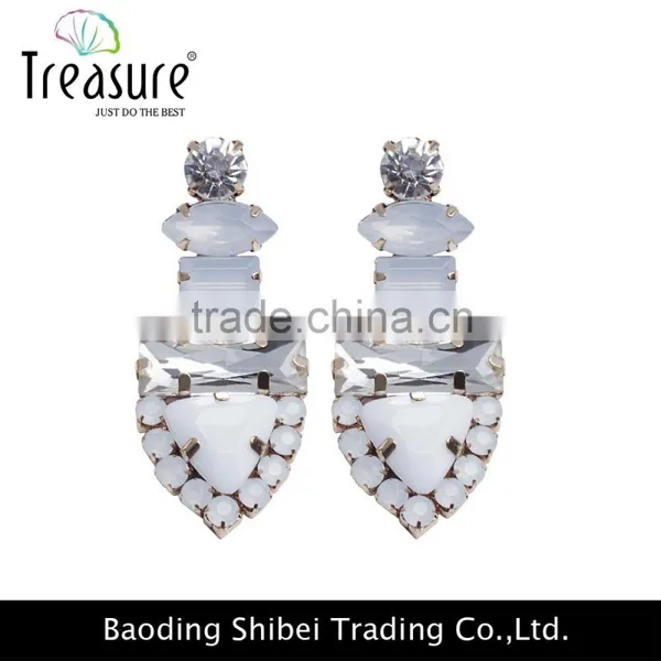Hot Jewelry Designer White Resin and Crystal Rivet Dangle Earrings Jewelry for Women and Men
