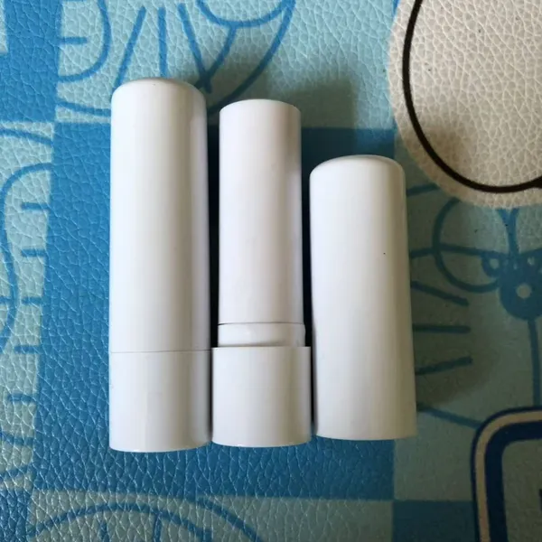 ABS or Aluminium Material Content 4g-5g Lip Balm Tube Package With OEM Solid and Transparent Colour photo-2