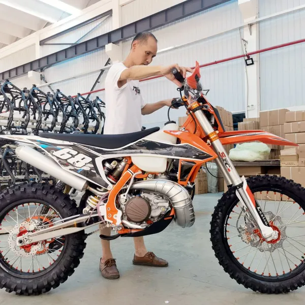 China Manufacturer Enduro 300cc Gasoline Water Colled Dirt Bike Hot Selling 4-Stroke Motor Premium Motorcycles