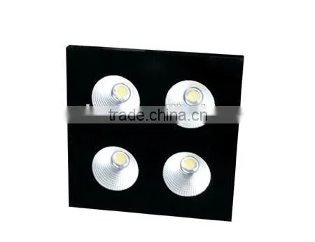 Audience blinder * 4 eyes 520W AC100-240V 50/60Hz 30 degree beam angle CCT:3200K/5600K DMX512 Master-slave Sound Stand alone