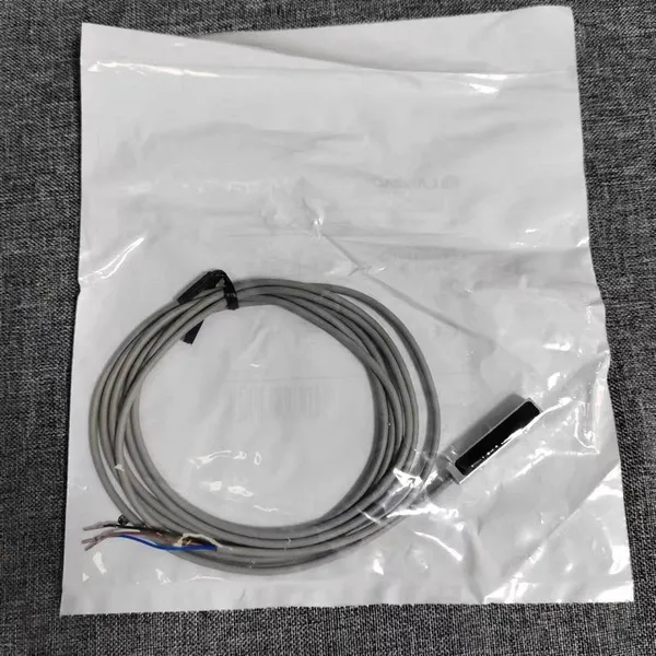LANBAO LE81VF15DPO-E1 Square Inductance Sensor DC Three-wire PNP Normally Open 1.5 mm photo-3