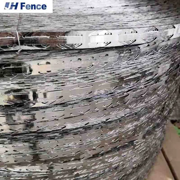Customized Anti Rust Razor Barbed Wire Welded Razor Barbed Wire Mesh Razor Barbed Wire Mesh Fence photo-6