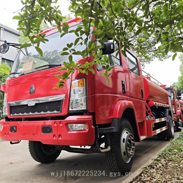 Cnhtc Howo Double Cab Mass Export Type Fire Fighting and Sprinkling Vehicle for Fire Rescue and Greenery Sprinkling photo-2