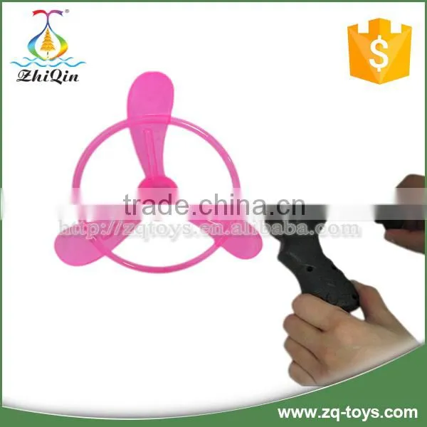 Pull line plastic toy flying saucer with light