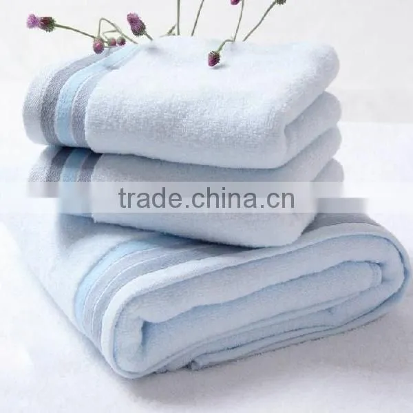 Solid Towel With Border