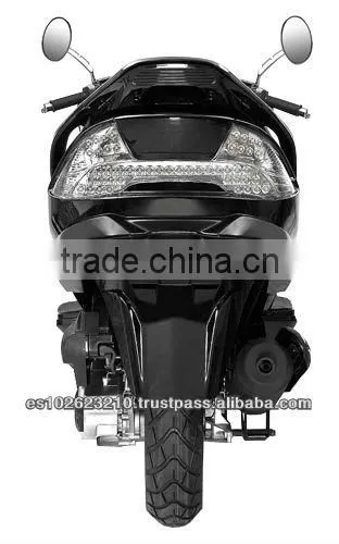 SCOOTER GOES BRAND photo-3