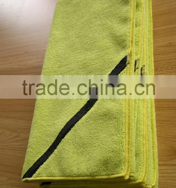Super Sweat Absorbent Microfiber Gym Towel With Zip Pocket photo-2