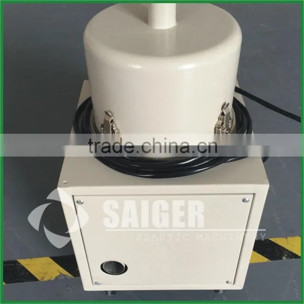 Industrial Plastic Carbon Brush Auto-loader SAL-300 for Injection Molding Machine photo-2