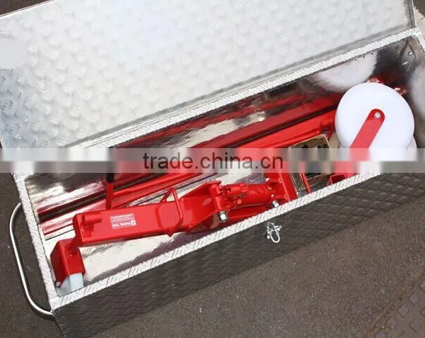 HL-01 Mobile Hydraulic Manhole Cover Lifter photo-3