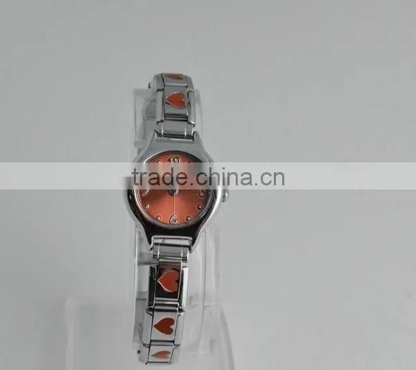Love Shaped Strap New Stylish Dial Trendy Ladies Watch photo-2