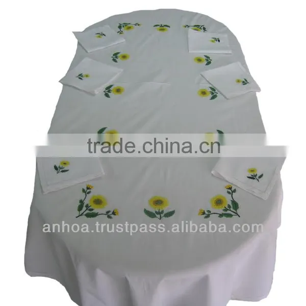 100% Cotton Hand Embroidery Table Cloth And Napkin Sunflower Pattern for Restaurant