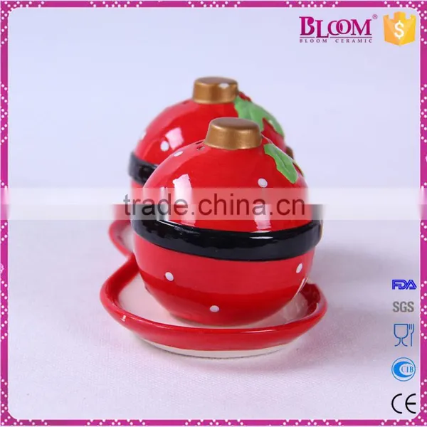 Ceramic Christmas Desgin Salt and Pepper Shaker Set photo-4