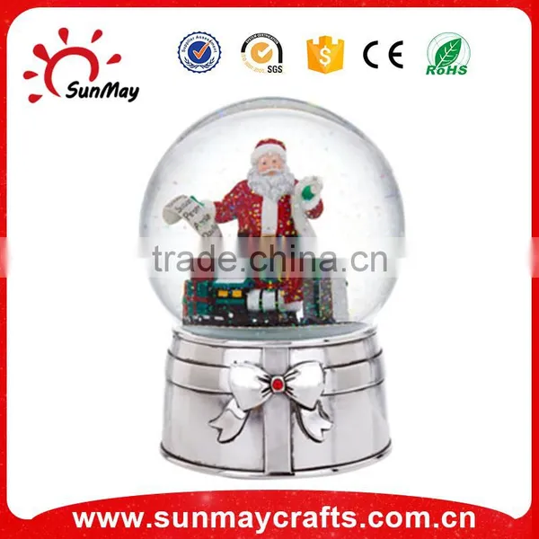High Quality Custom Made Plastic or Polyresin Snow Globes for Christmas Ornaments photo-4