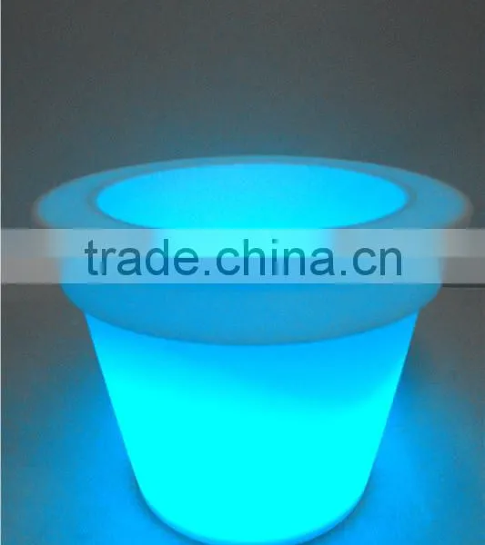 Beautiful Pot Garden Plastic LED Flower Pot photo-2