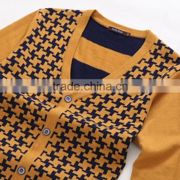 100% Fine Wool Men's Yellow Cardigan With Pattern photo-3