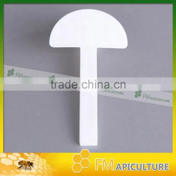 Plastic Bee Feeders ; Bee Feeders ; Environmental Plastic Bee Feeders photo-2