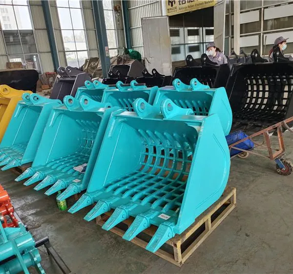 KOMATSU PC200-8 skeleton sieve bucket With Teeth