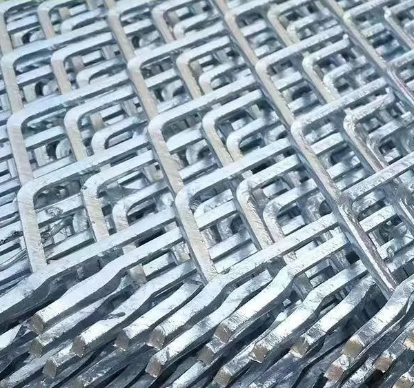 Aluminum, Mild Steel, and Stainless Steel Expanded Metal Guardrail, Scaffolding, and Brick Mesh Plates photo-2