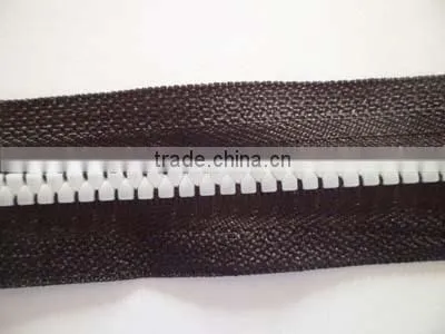 5# Plastic Resin YKK Teeth Zipper Open End Zipper New Style Zipper Coate Zipper photo-2