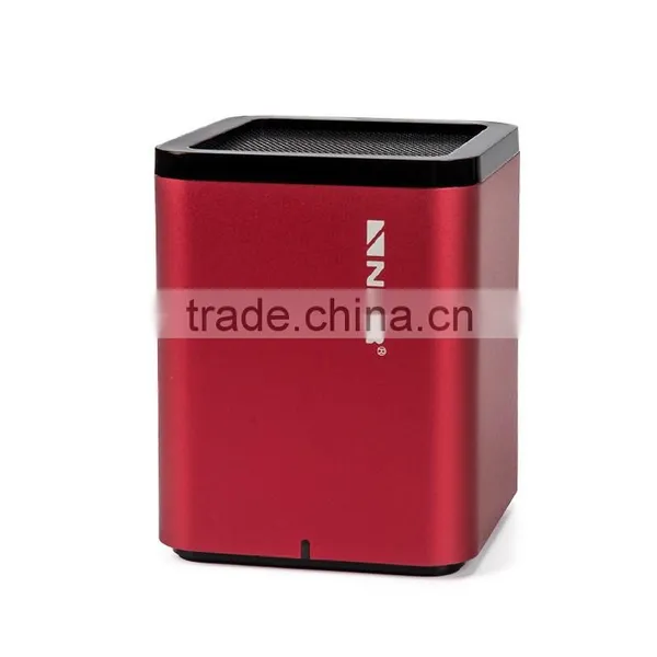 New Private Mold Fashion Super Bass Simple Style Bluetooth Speaker photo-6