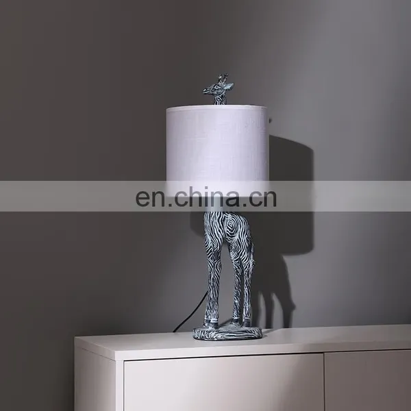 Indoor Lighting Giraffe Animal Shape Antique Resin Cheap Desk Lamps for Table Decoration photo-2