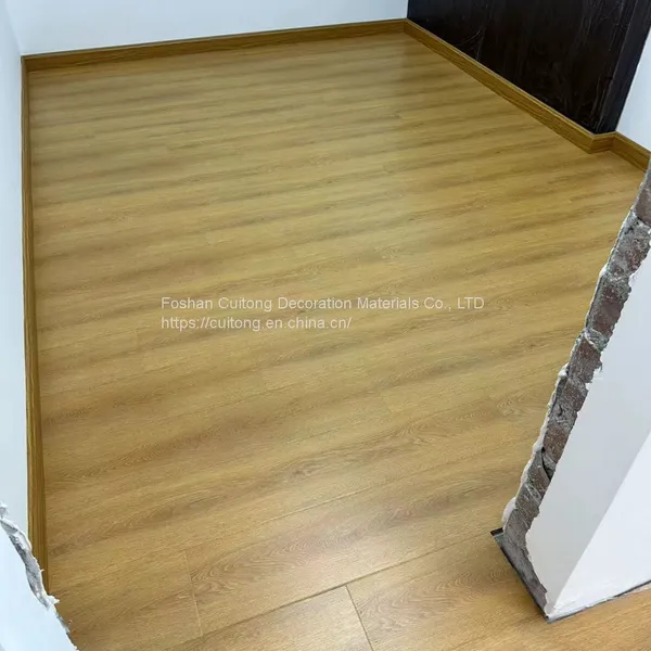 Wood Color Composite Wood Flooring Oak Grain Gray Laminate Floor 1.2 cm Foreign Trade MDF Floor Guangdong Spot Wholesale photo-3