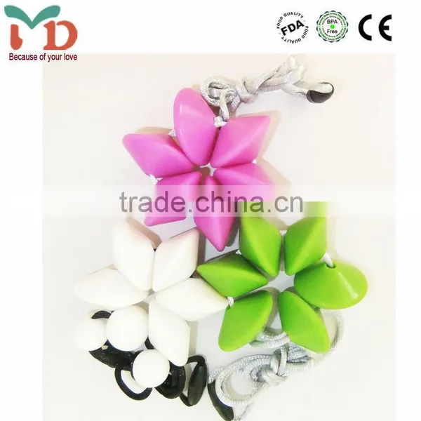 Food-safe Mom Nursing Chewable Jewelry Silicone Baby Teething Necklace Wholesale