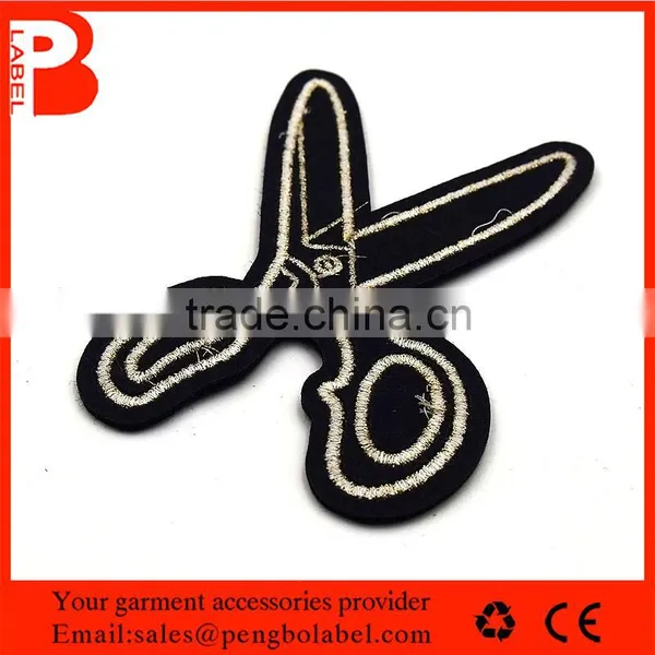 2015 Hot Sell Professional Customized Logo Design Embroidery Badges photo-4