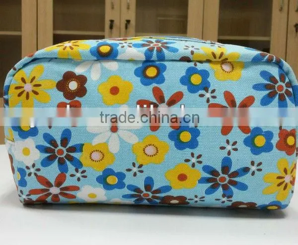 Modella Canvas Cosmetic Bag photo-3