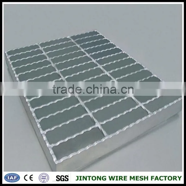 High Quality Serrated Steel Grating Outdoor Steel Stairs Steel Grating for Industry photo-3