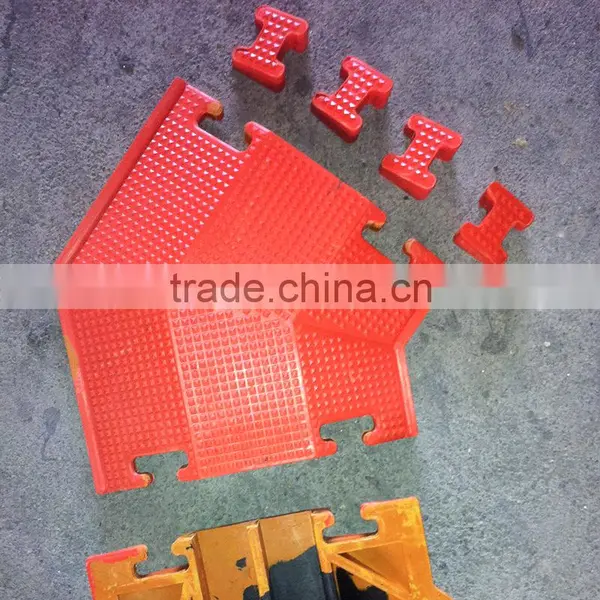 Lower Factoty Price 900*500*50mm Soft Flexible 5 Channels Rubber Heavy Duty Cable Protector photo-5