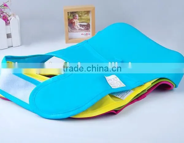 Silicone Roll Up Bib With Comfort-Fit Fabric Neck photo-3
