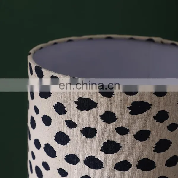 Elegant Nordic Style Luxury Silver Resin Craft Gifts Desk Light Bedroom Bedside Table Lamp photo-3