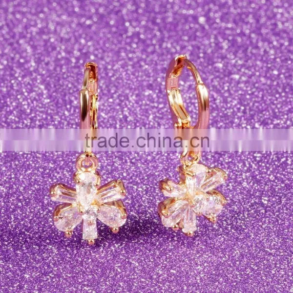 2016 Latest Design Girls Top Elegant Drop Clear Snowflake Earring for Gift photo-4