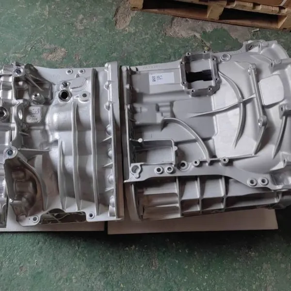 Truck Gearbox Clutch Housing Front Housing 1325201063 Is Suitable for LZF Gearbox 1325 201 063 photo-2