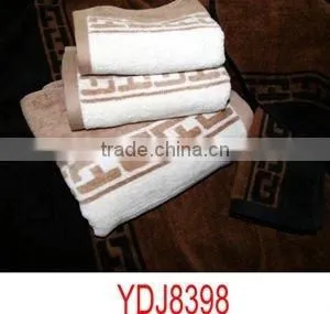 100% Cotton Yarn Dyed Jacquard Bath Towel