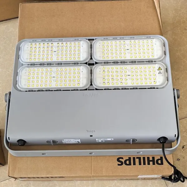 Светодиодный прожектор для открытой площадки Philips Waterproof Projection Light BVP565 LED672/757 430Вт