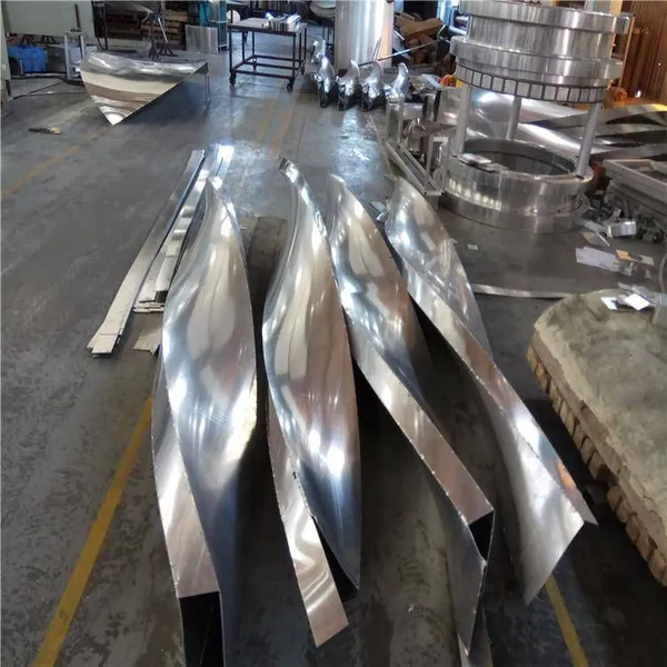 Professional Aluminum Profiles, Twisted Aluminum Square Tubes, Arc Bending Processing of Aluminum Square Pipes, Oubaid photo-2