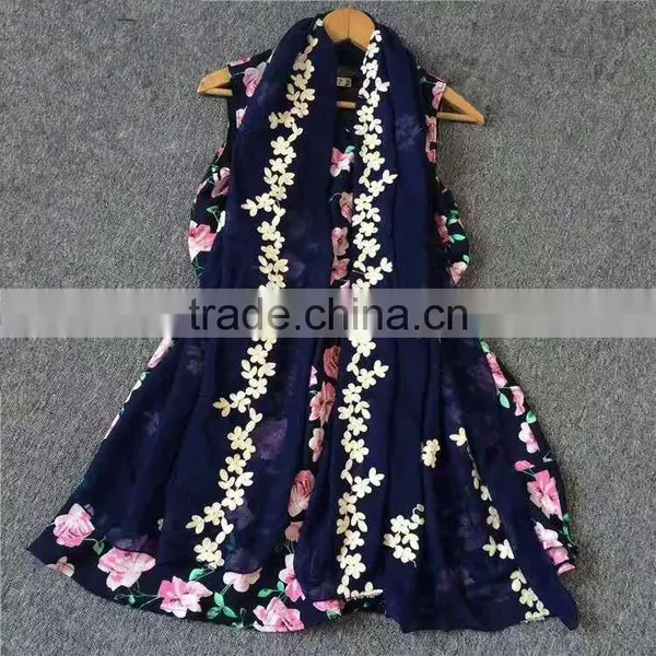 2017 Best Selling Floral Pattern Embroidery Scarf Cotton Muslim Hijab Scarf photo-2