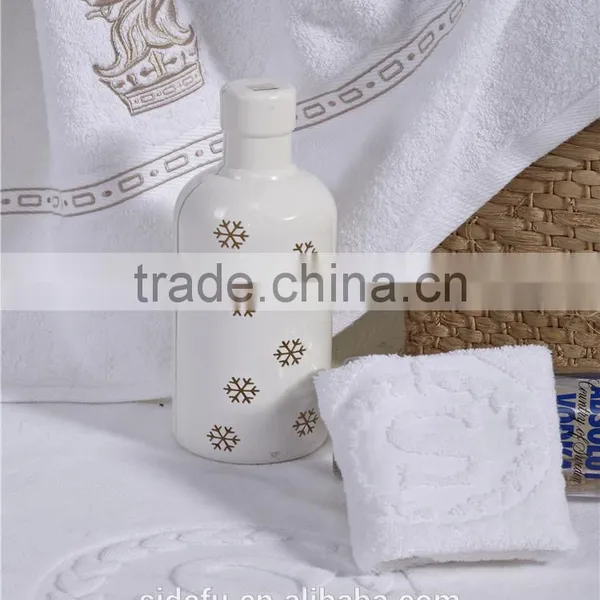 5-Star Hotel Embroidery Towel Customize Logo Jacquard Towel photo-4