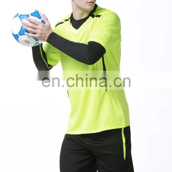 Boy Custom Dry Fit Polyester Soccer Uniform Soccer Jersey Green and Shorts Black photo-2