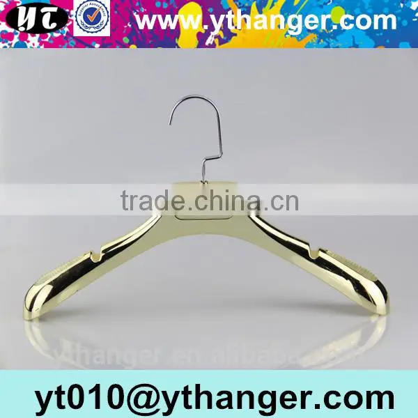 YY0483 Unique Antique Pattern Plastic Coat Hanger for Clothes Supplier's Choice photo-5