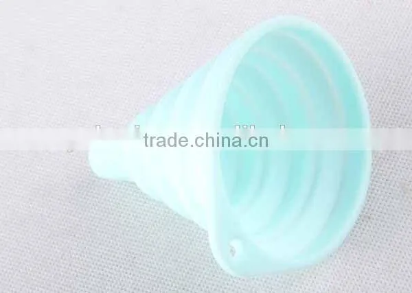 Hanging Cooking Tool Folding Circular Silicone Funnel photo-3