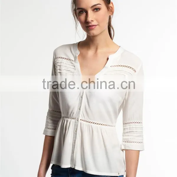 2016 Guangzhou Shandao OEM/ODM Custom Design Women Autumn 3/4 Sleeve V Neck Ruffle Bottom Cotton White Tops photo-3
