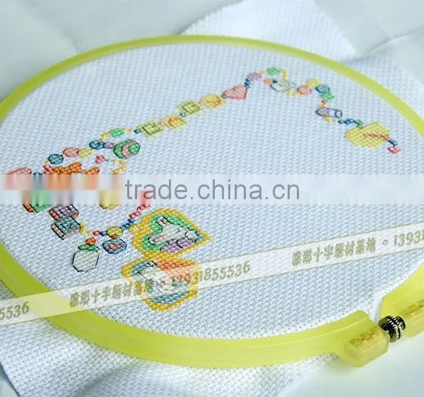 China Supply Wholesale 18cm of Frosted Embroidery Hoop for Cross Stitch photo-6