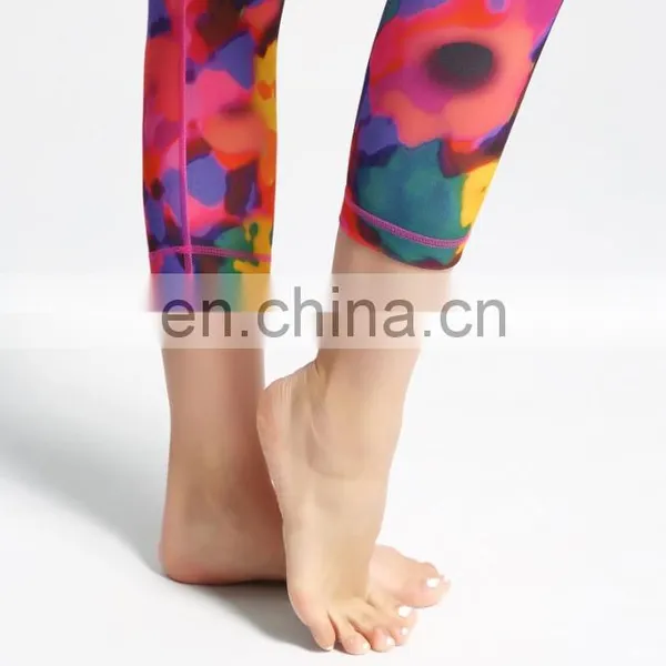 Custom Made Sublimation Yoga Pants Wholesale photo-5