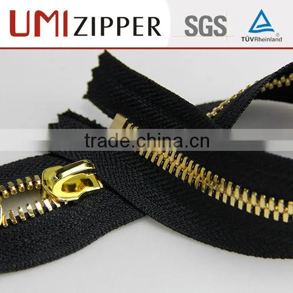 Low MOQ Special Big Teeth Fashion Leather Jacket Golden Brass Zipper photo-2