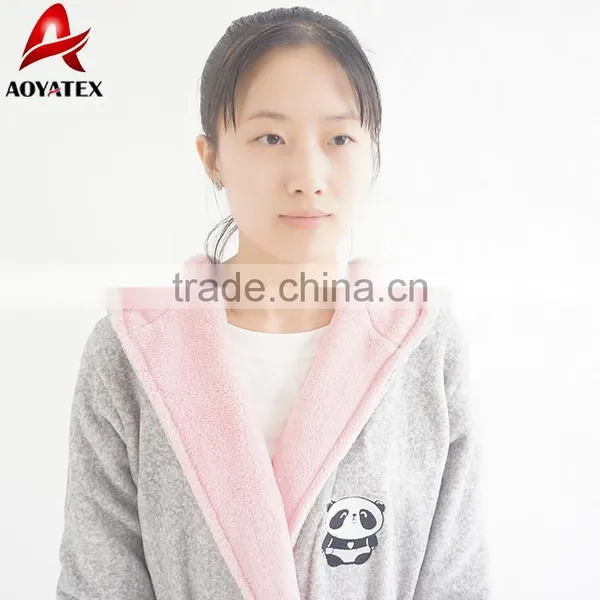 Wholesale Plush Solid Embroidery Hooded Cute Children Bathrobe photo-4